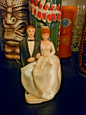 Vintage Mid Century Plastic Wedding Cake Topper 4" Bride Groom KT 1970 Hong Kong