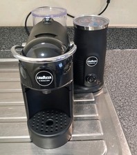 Lavazza A Modo Mio Jolie & Milk Frother LM700 Pod Coffee Machine Black