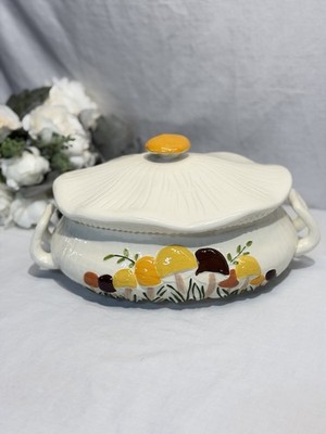 Vintage 1975 Arnel's Ceramic 11  Happy Mushroom Casserole Dish W/ Lid Retro