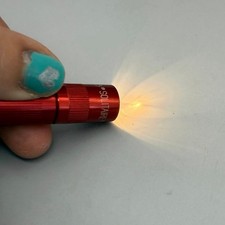 Vintage Mag-Lite Solitaire LED red mini flashlight Mag Instruments CA USA works