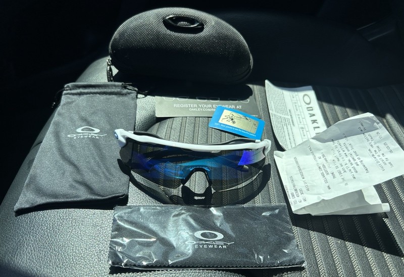 Oakley Radar EV Cycling Sunglasses Blue Mirrored Lens White Frame UV400 Case