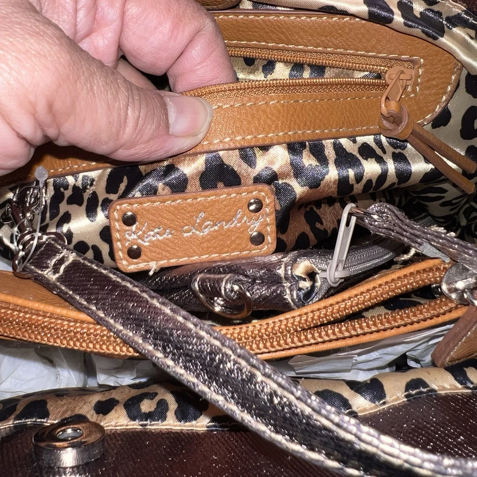 Bolso de Mano Kate Landry Metálico Multicolor con Bolso de Cosméticos - Amplio Foto 4 de 4