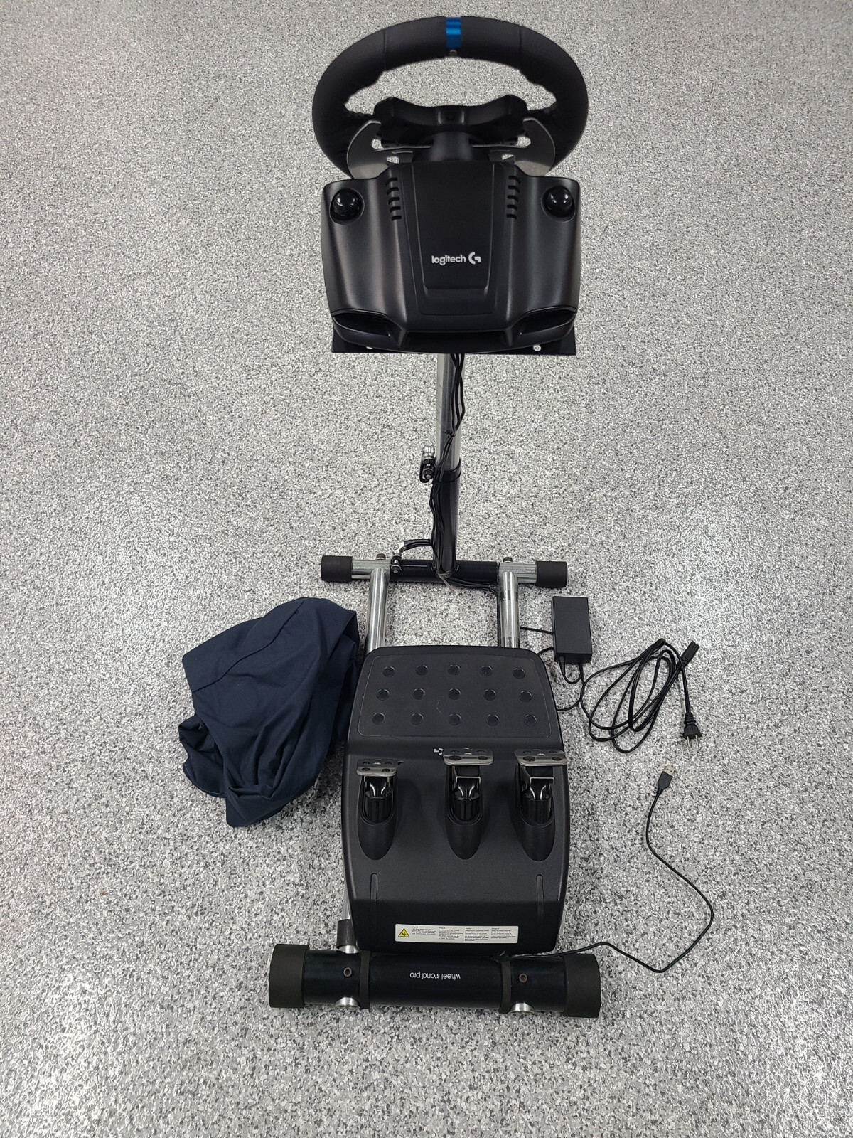 Logitech G29 Steering Wheel & Pedals, & Wheel Stand Pro G Racing Wheel