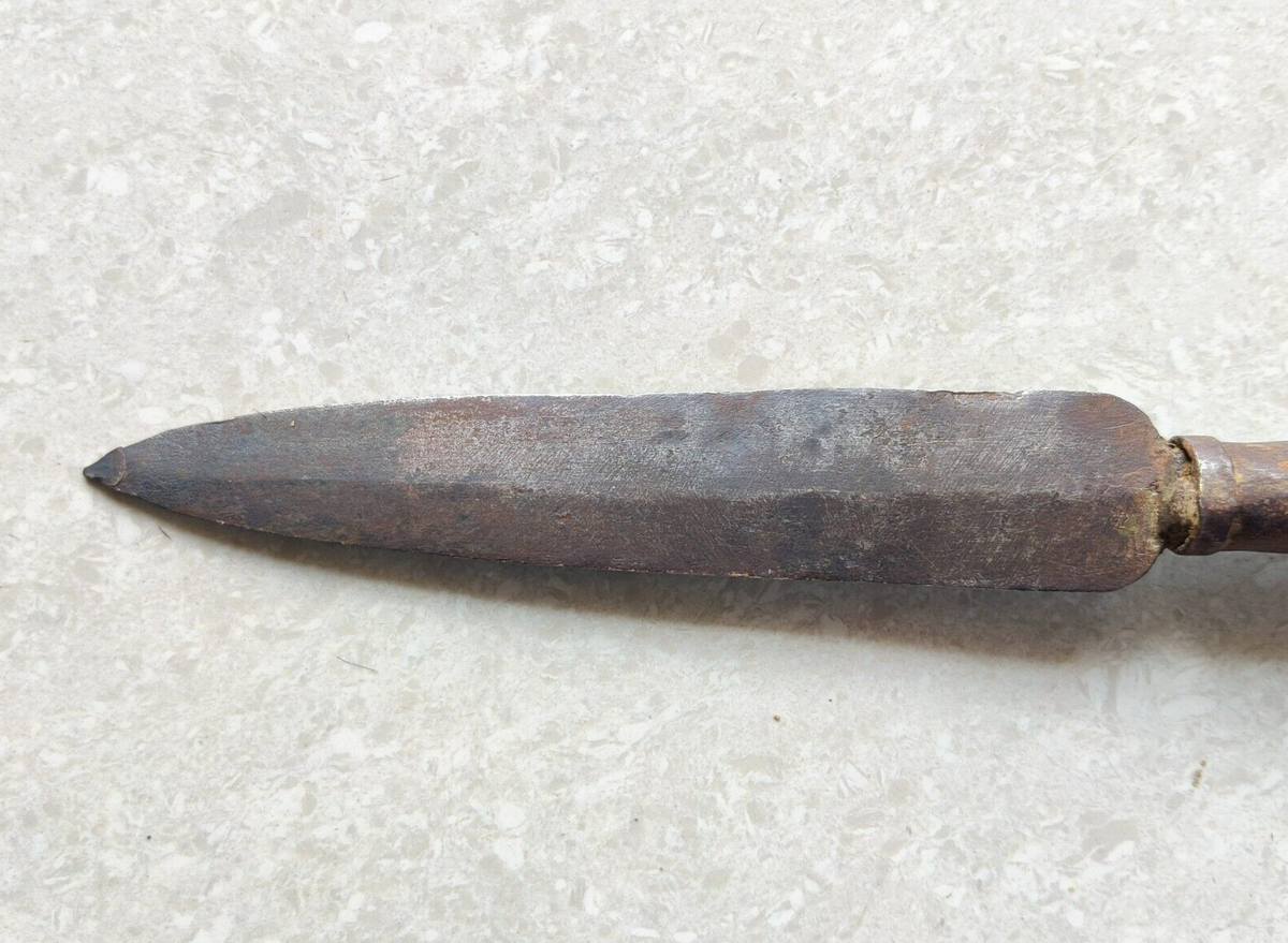 Ancienne Tête De Lance En Fer Sculpté – Inde, 19e Siècle – 12,7 Cm – Collection