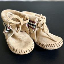 Minnetonka Beige Suede Lace-Up Baby Moccasins Casual Shoes US Size 4