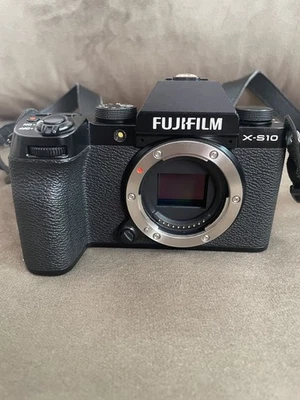 FUJIFILM X-S10 - Appareil photo hybride - Très bon état - Bild 1 von 4