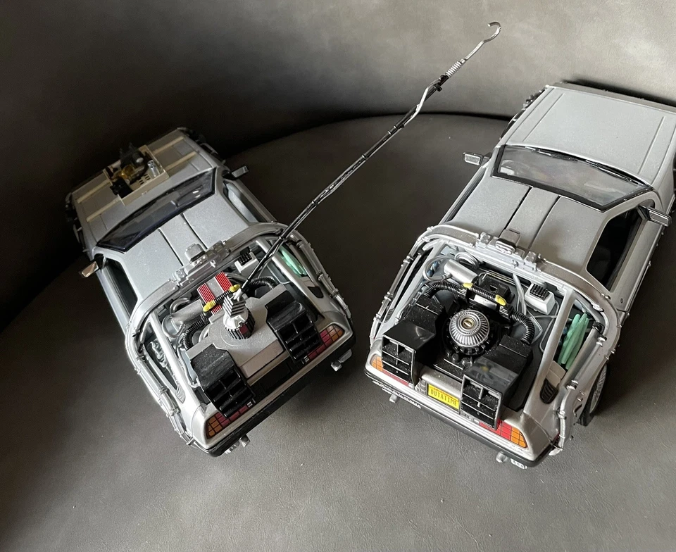 SET: Welly 1/24 DeLorean Back to the Future Car Diecast Collectibles - Image 3 of 4