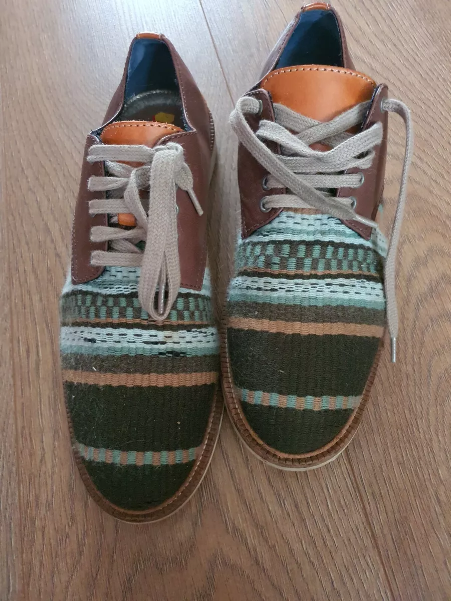 Mens irregular choice embroidered shoes. Brown. EU size 42. UK