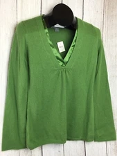 NWT Ann Taylor Womens Sz M Green Merino Wool Angora Soft Sweater V Neck