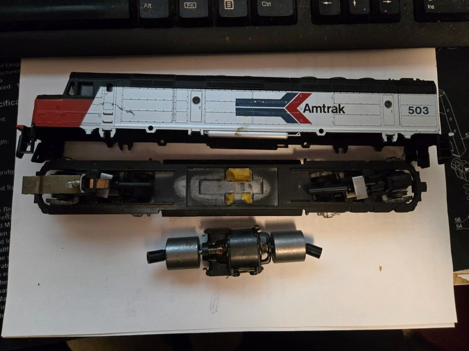 Athearn HO #503 Amtrak F45 Tri-Axel Diesel Locomotive - Needs TLC - Image 2 of 4