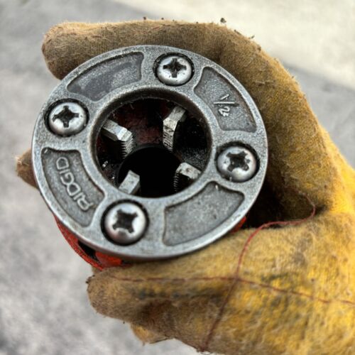 Ridgid 600 Handheld Electric Pipe Threader Threading Machine W Clamp, Dies, Case - Picture 6 of 22