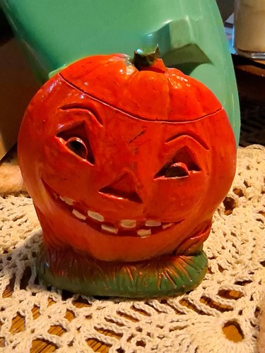 Vintage chalkware Halloween jack-o’-lantern 4"
