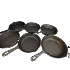 Vtg Skillets Frying Pans Cast Iron Cooking Country Small Round Pan 8 " Lot of 6