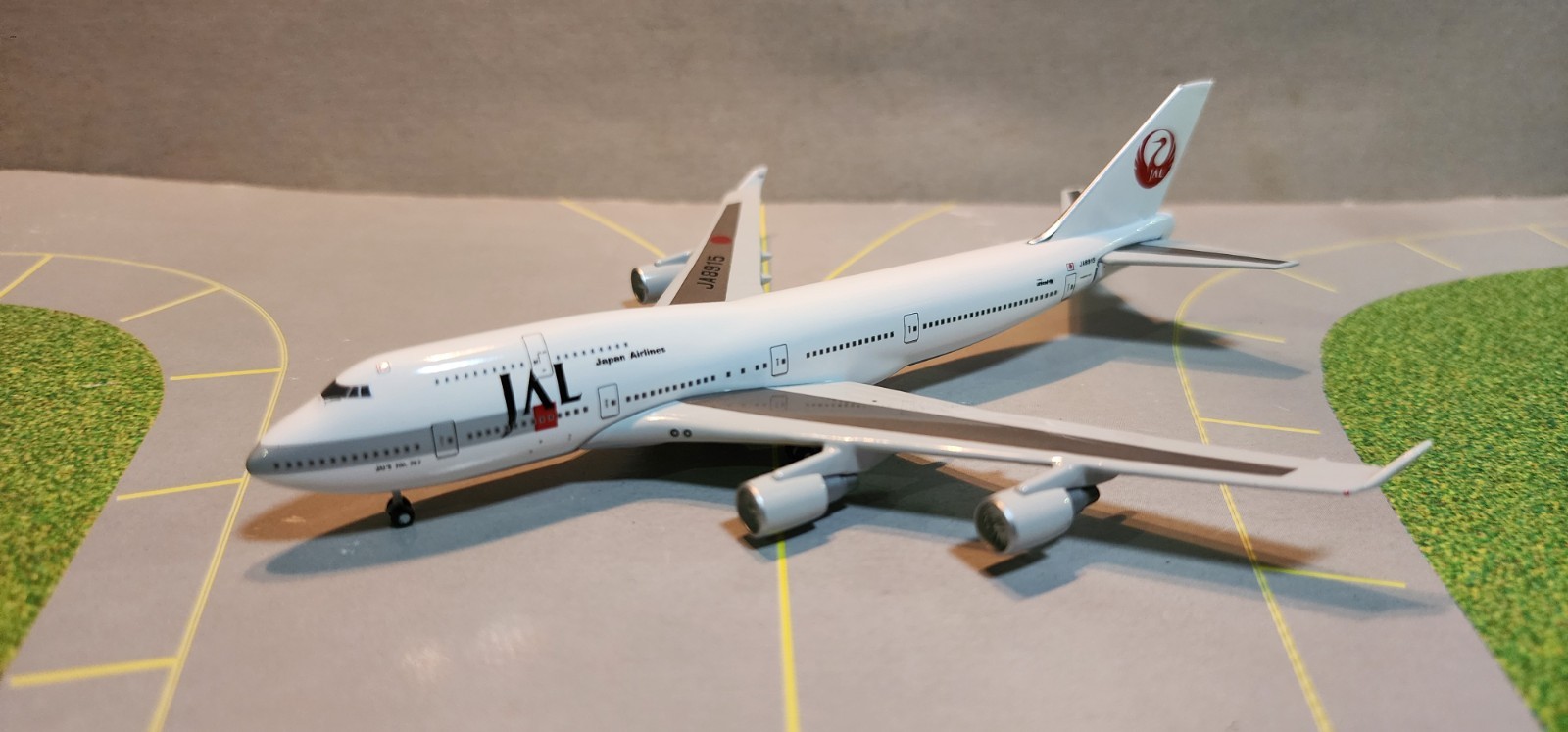 STARJET JAPAN AIR LINES 747-400 1:500 SCALE DIECAST METAL MODEL W/SCALE GEAR