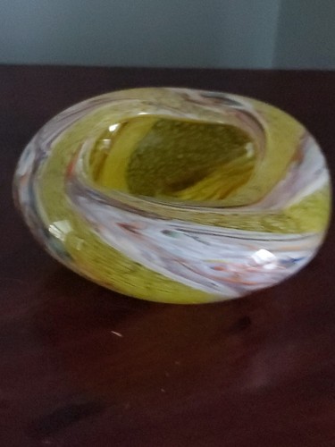 Posacenere vetro veneziano Murano soffiato a mano giallo con vortici multicolore - Foto 3 di 13
