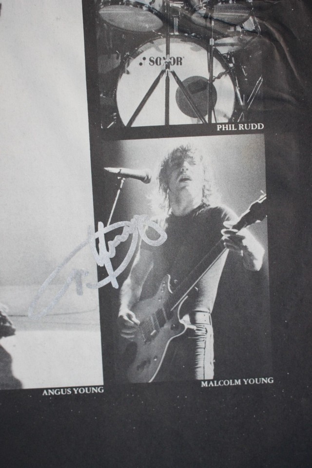 Autographed Hand Signed AC/DC Record Album Sleeve - Angus Young & Cliff ...