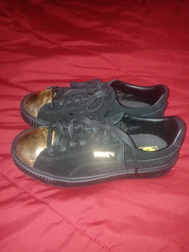 gold platform pumas