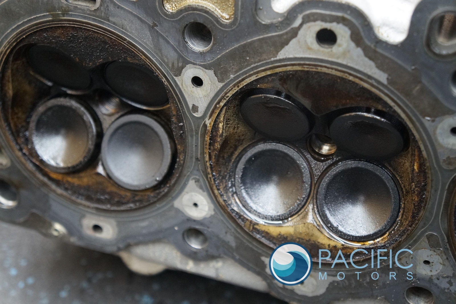 Right Cylinder Head Camshaft Valves 4G4E-6049-AC OEM Aston Martin 5.9L V12 DB9
