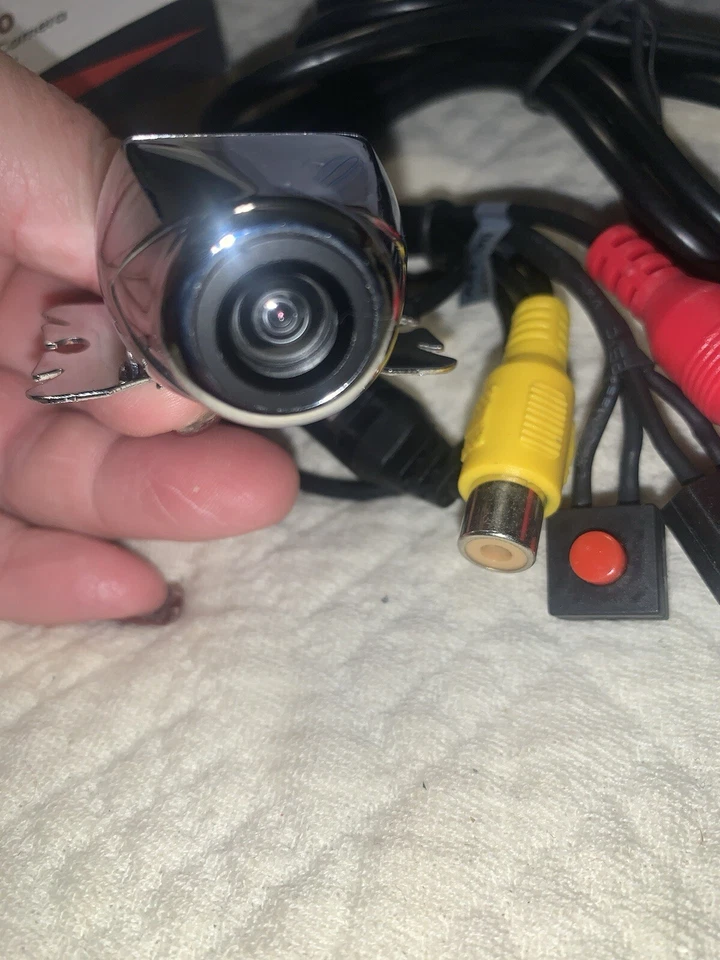 Pyle PLCM2720 Compact Rear View Backup Camera Front or Rear Mountable - Image 3 of 4