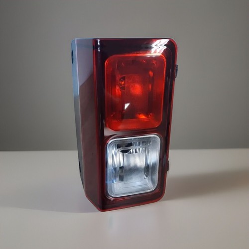 Feu Arrière Droit Pour Camions VOLVO - Plein Phares Plein Feux