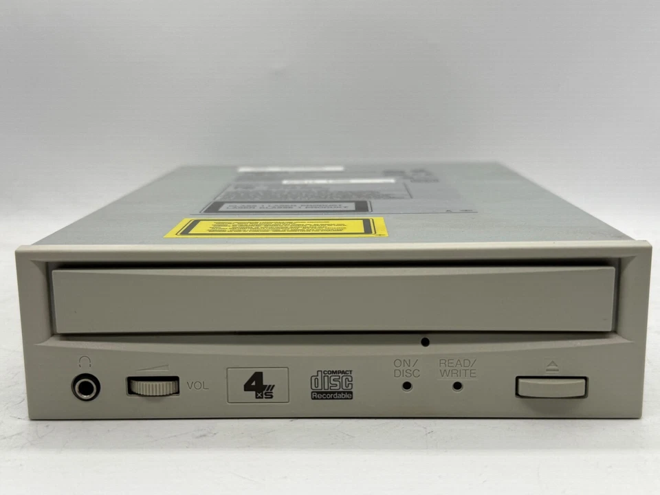 Yamaha CDR400AT-NB CD Recorder Drive SCSI, 4x Record, 6x Read - Image 2 of 4