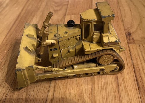 ERTL Caterpillar D10N bulldozer track type tractor 1:50 diecast model Yellow