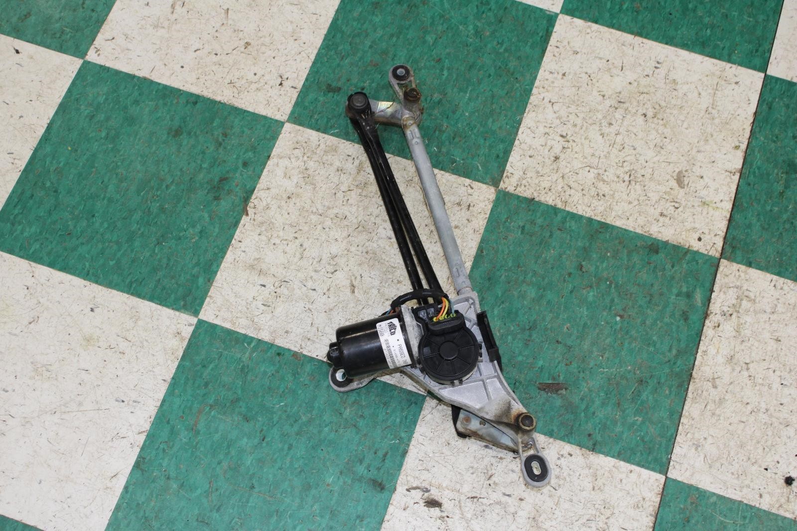 Maserati Ghibli 2014-2022 Front Windshield wiper motor