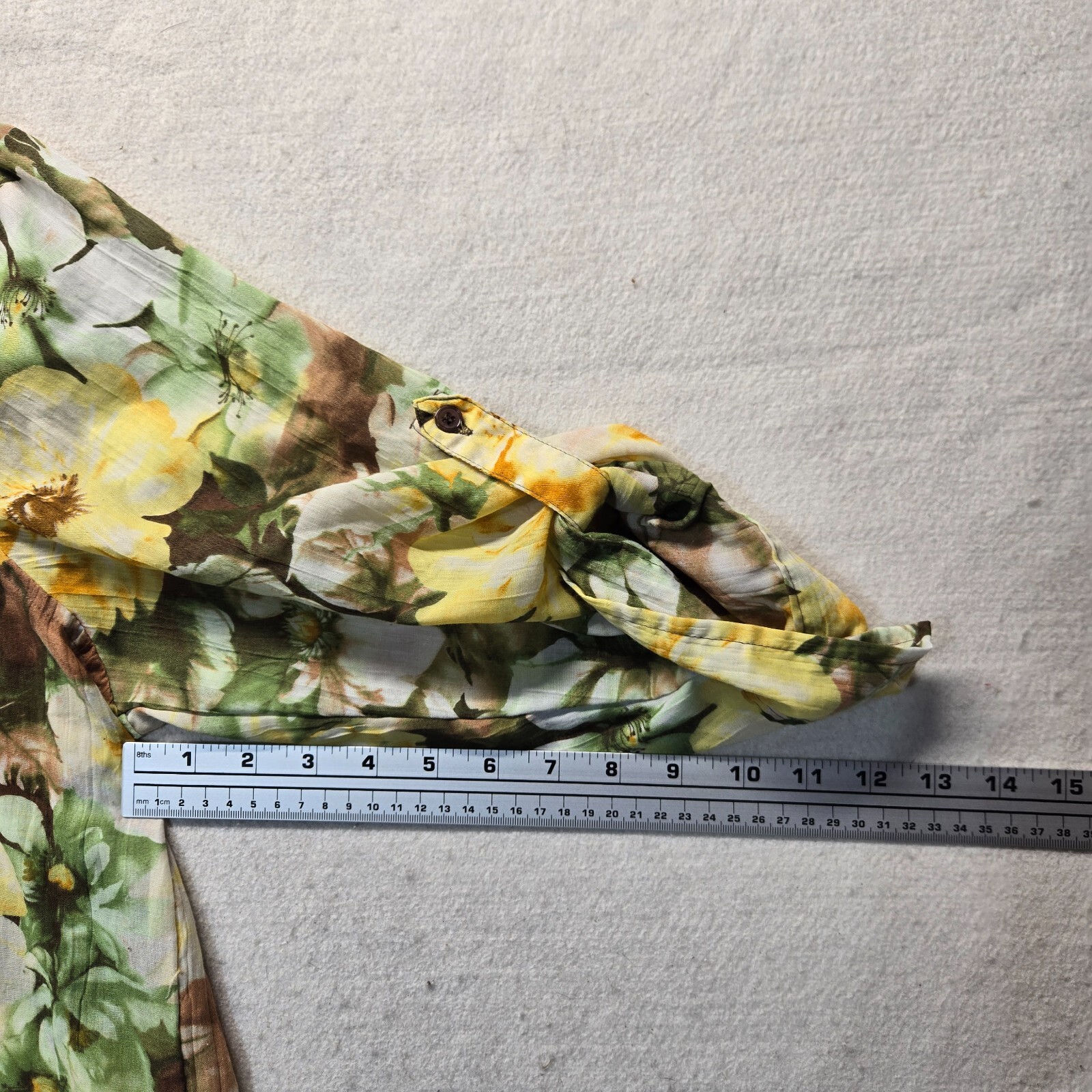 Basic Edition Yellow Flowers Floral Button Up Hal… - image 5