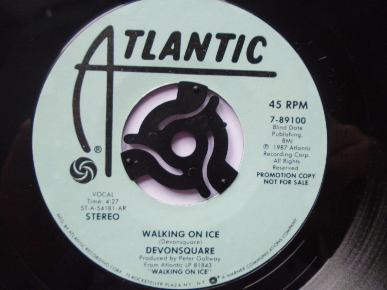 Devonsquare Walking On Ice 7