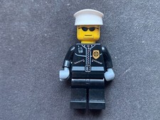LEGO MINIFIGURE CTY0174 POLICE LEATHER JACKET GOLD BADGE SUNGLASSES 30002 851848