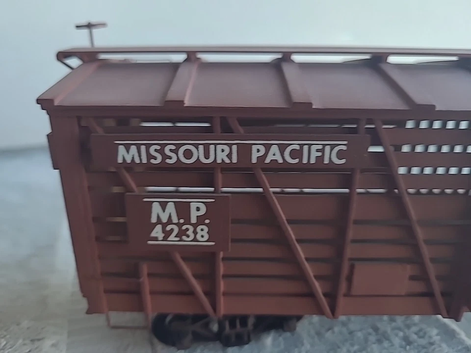 Missouri Pacific, 40' Box Car, Single Door w Roofwalk, RD# 4238 - Image 2 of 4