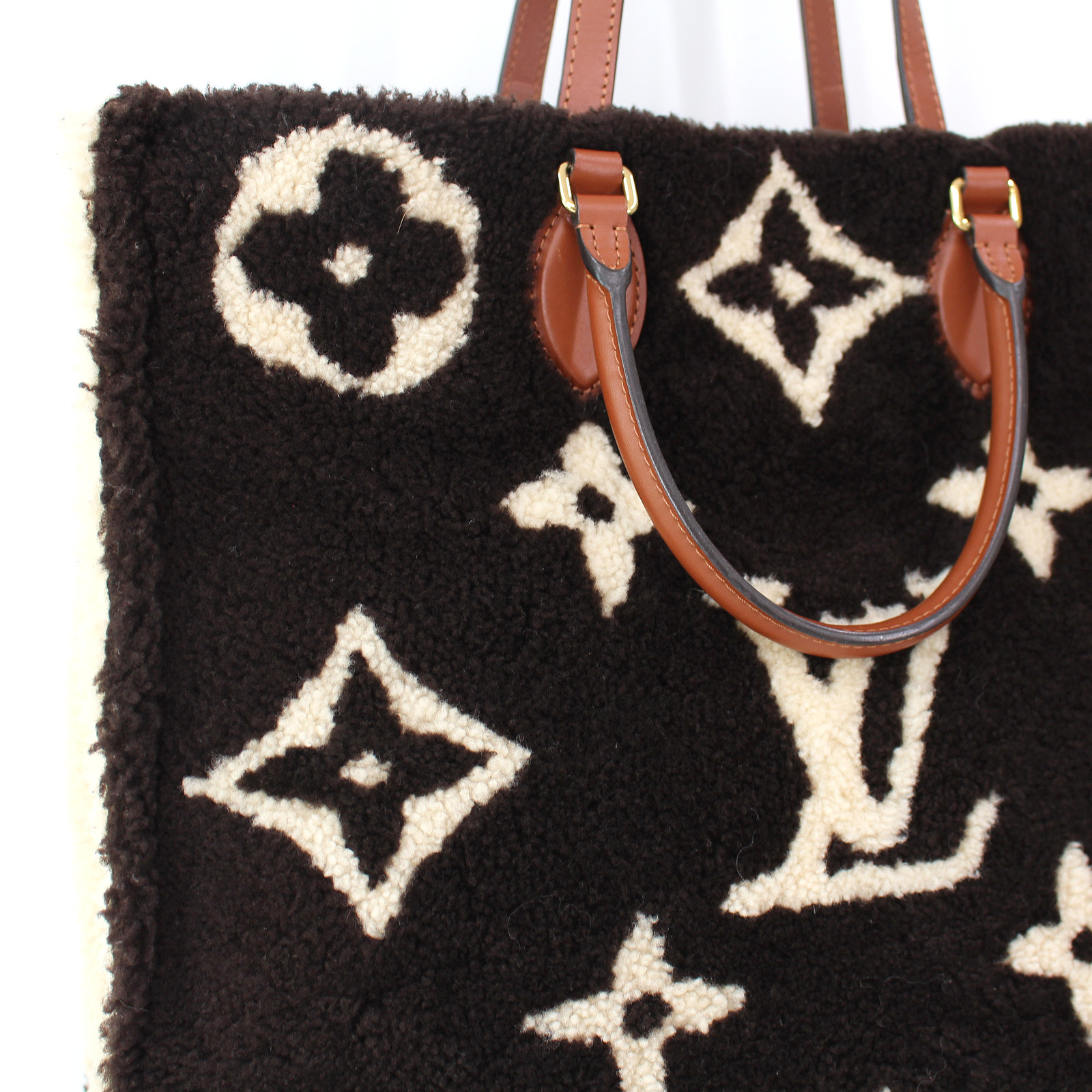 Louis Vuitton Onthego GM Monogram Brown Teddy Tote LV Fleece Leather Strap Bag image 4