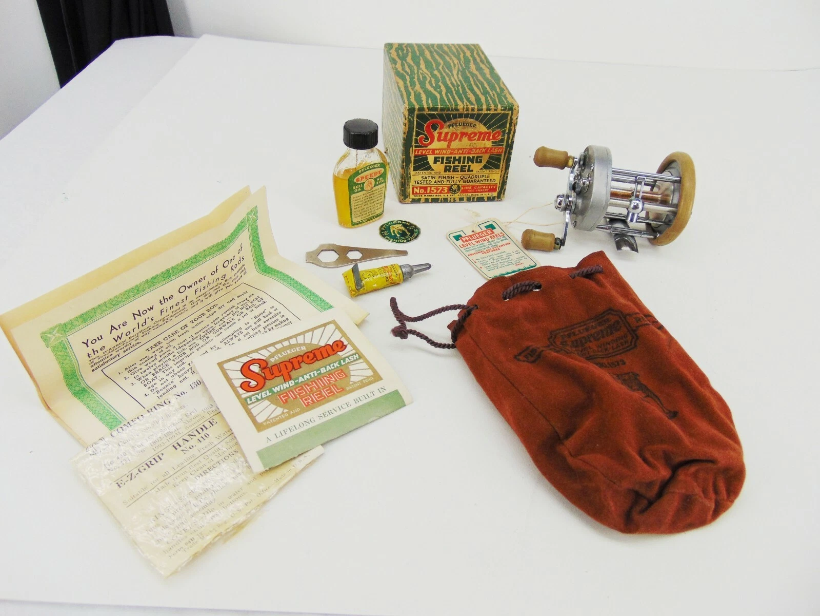 BOBINE DE PÊCHE vintage PFLUEGER Supreme #1573 niveau vent avec boîte et accessoires 