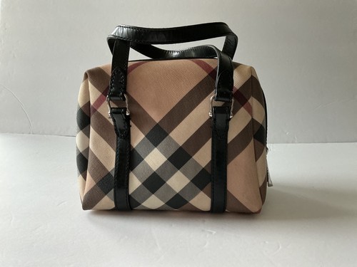 Classic Burberry Nova Check Plaid Handbag with Handle and Trim  EUC  🥰