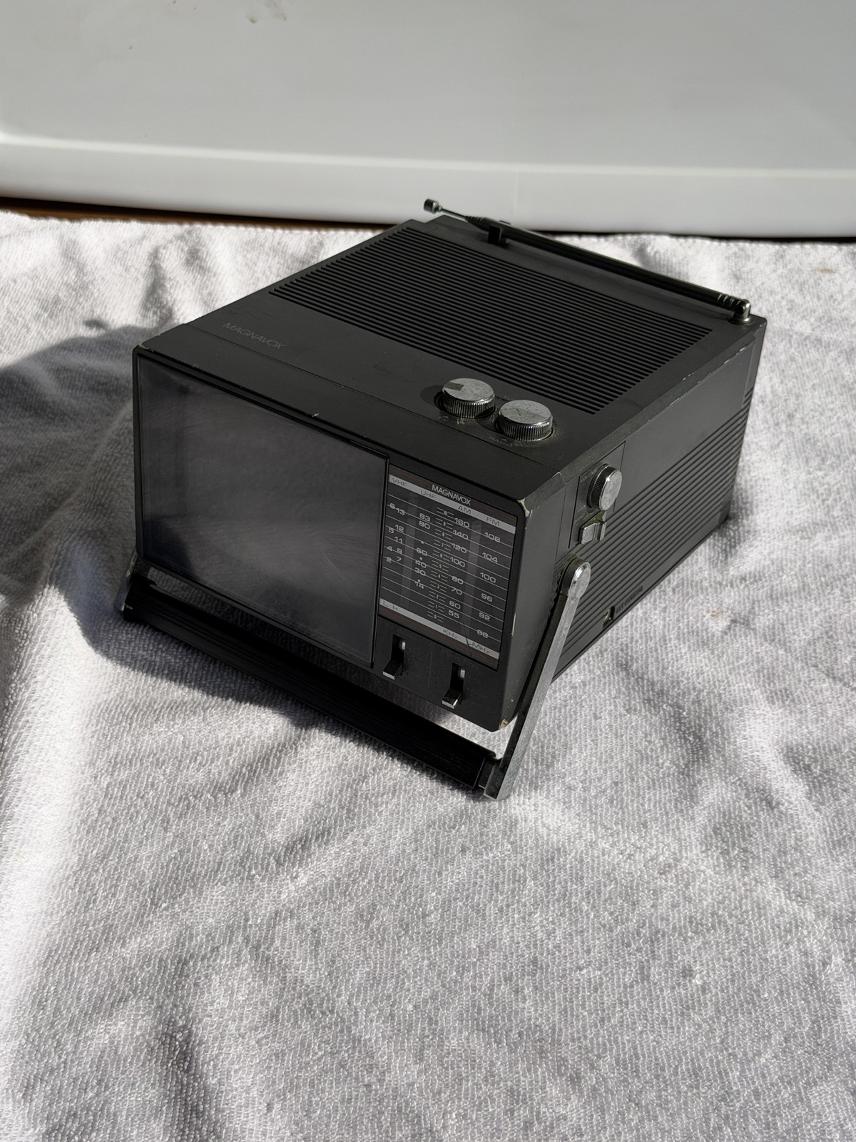 Magnavox BF3909 Portable 5in B&W TV AM FM Radio 1980s Korea Cube AS-IS