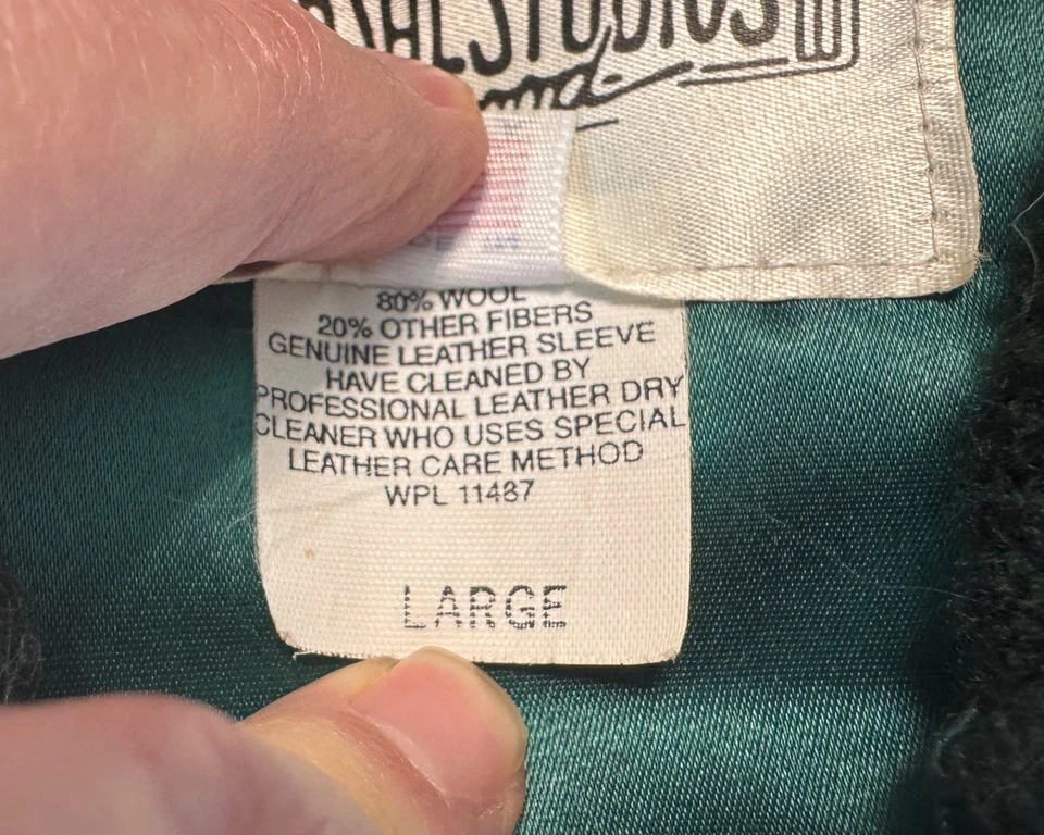 Chaqueta de bombardero de cuero de lana verde universitaria UNIVERSAL STUDIOs vintage para hombre (grande) Foto 4 de 4