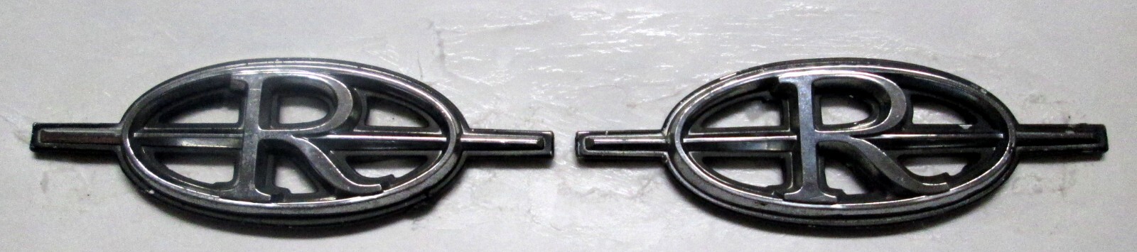 1979-1985 Buick Riviera Roof Sail Emblem 3-5/8 x 1-3/8 Inches OEM Nhu14