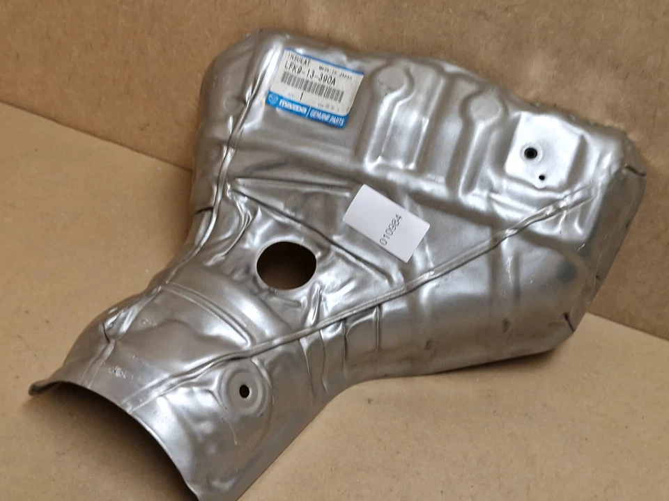 Mazda 3 BL Exhaust Manifold Shield 2004-2013 LFK913390A LFK9-13-390A Genuine NEW - Image 2 of 4