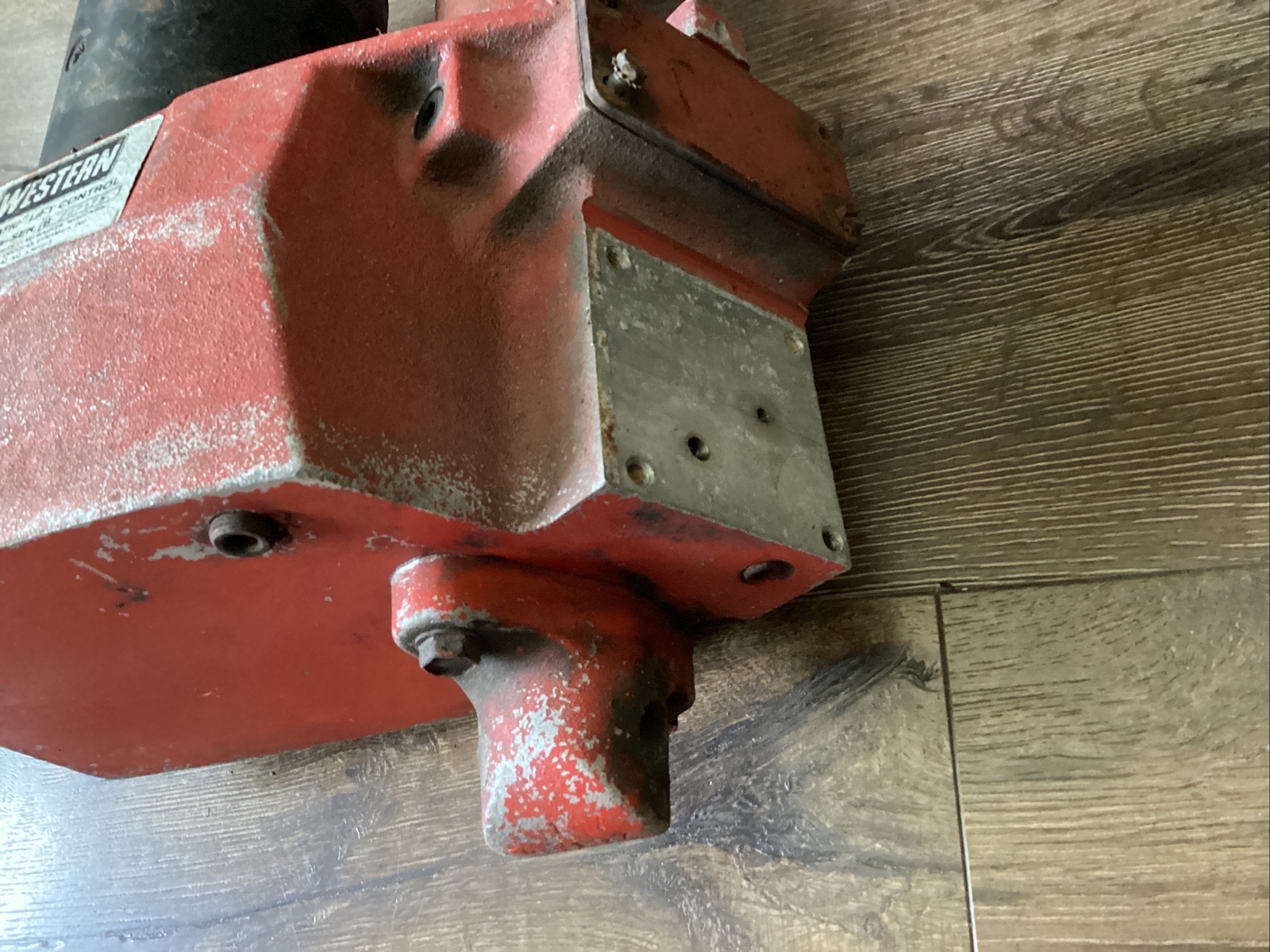 WESTERN ISARMATIC LIFT CONTROL MARK IIIA HYDRAULICS SNOW PLOW PUMP