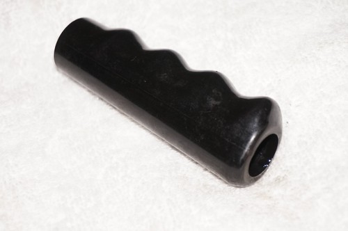 Alfa Romeo HAND BRAKE RELEASE HANDLE, NEW OLD STOCK - Picture 2 of 3