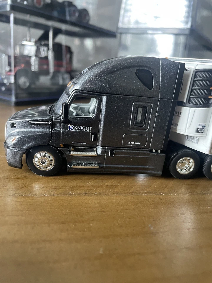 DCP by First Gear 1/64 Knight Refrigerated Freightliner Tractor/Trailer New - Image 4 of 4