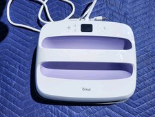 Cricut Easy Press 2 Lilac, CHP220B2, T-Shirt Heat Press Machine.