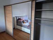 Kleiderschrank
