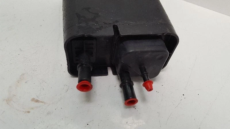 Bote de carbón de vapor de combustible Volvo XC60 2011 Foto 3 de 4