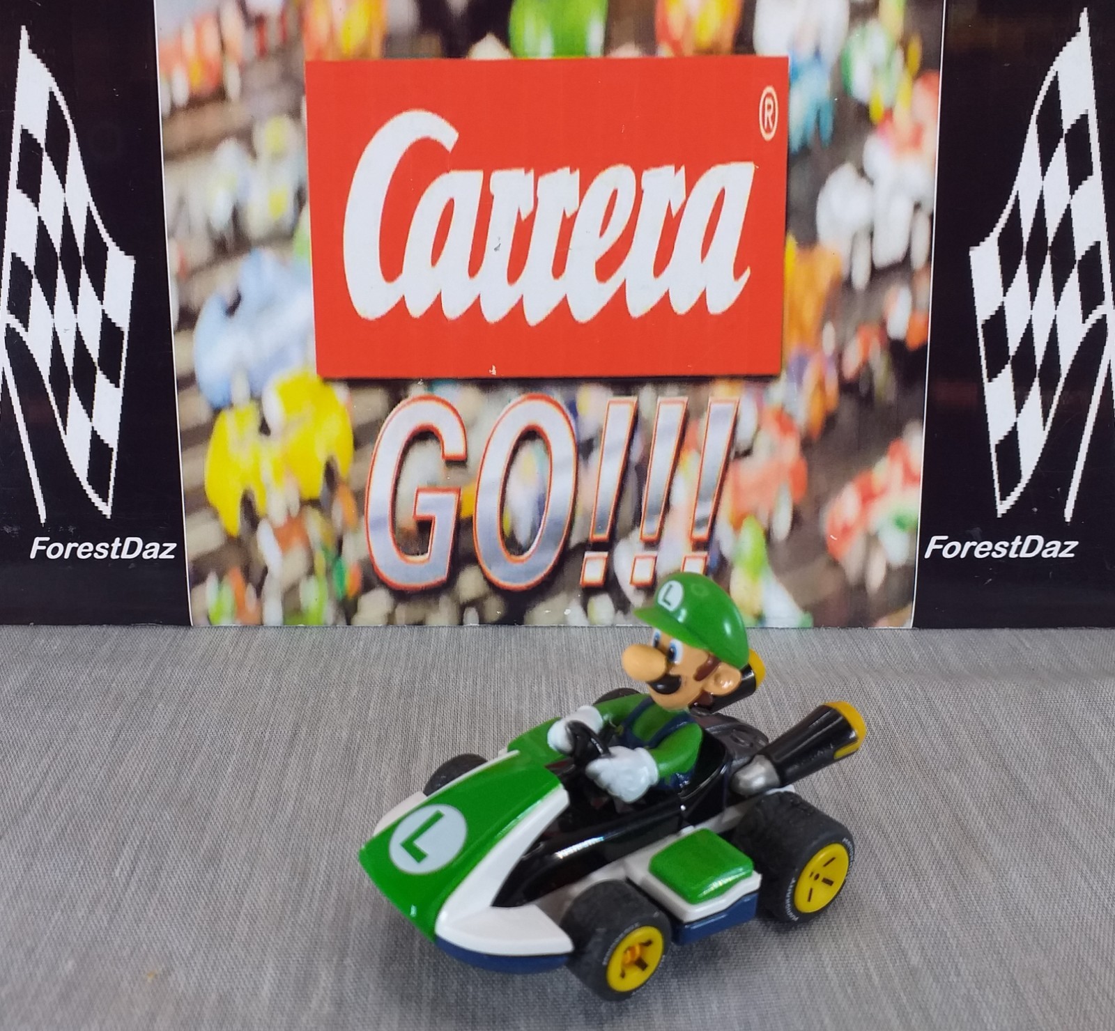 Luigi Carrera GO!! Mario Kart 8 Nintendo 1:43 Scale Tested Working PreLoved Gift