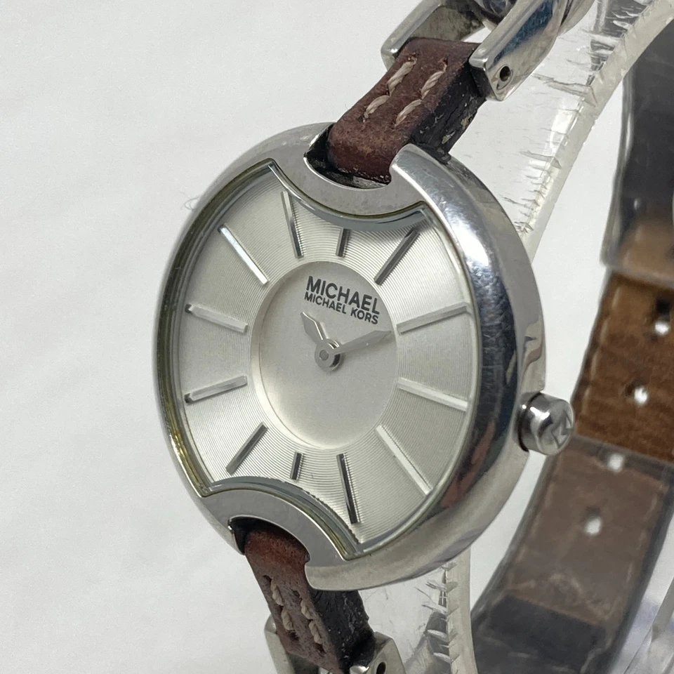 Michael Kors Watch Women 30mm Silver Tone Curb Link & Leather New Battery 7.5" - Image 4 of 4