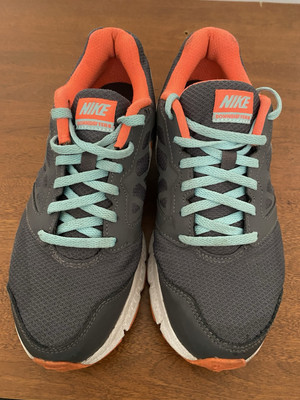 Nike Downshifter 6 Women's Running Shoes Size 8.5 Grey/Coral/ Preowned