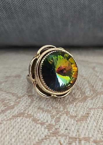 Vintage Whiting & Davis Ring Gold Tone MultiColor Green Stone