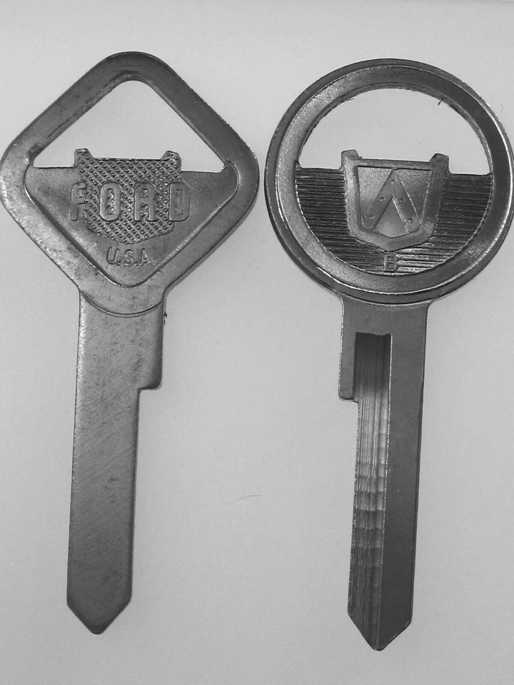 Juego de llaves en blanco Ford OEM 1952-1954 Victoria Customline Skyliner F-100 vintage nuevo de stock Foto 3 de 3