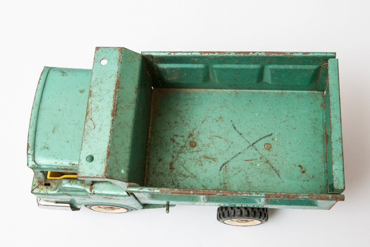 ミニカー STRUCTO MFG .CO Vintage Structo 6 Wheel WORKING Hydraulic Dumper Green Dump